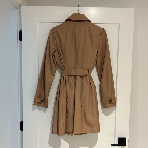 Elevenses Trench coat - Picture 2 of 5